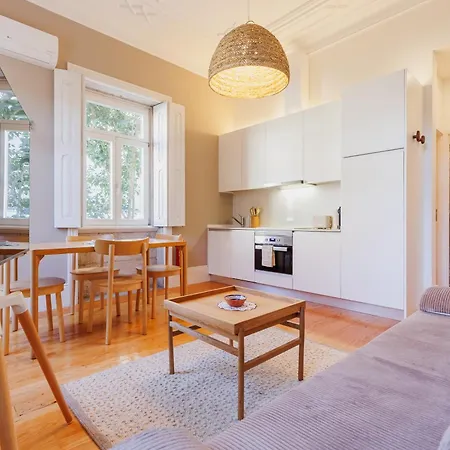 Apartment Cozee Camoes Porto
