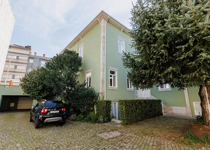 Cozee Camoes * Порту