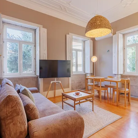 Cozee Camoes דירה