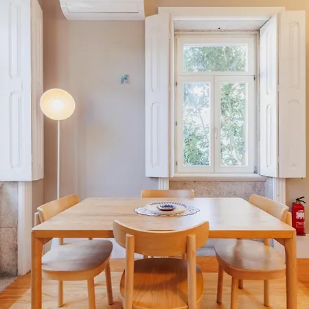 Cozee Camoes * פורטו